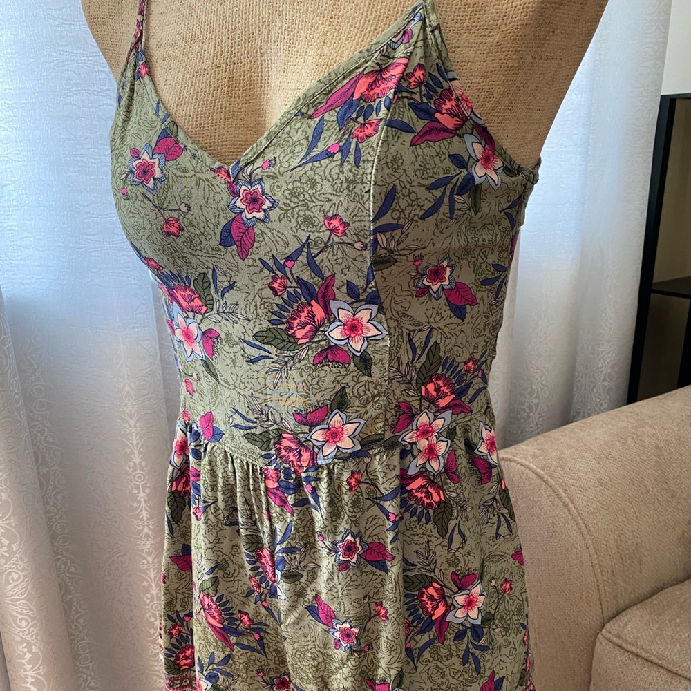 HOLLISTER FLORAL ROMPER - Picture 2 of 5